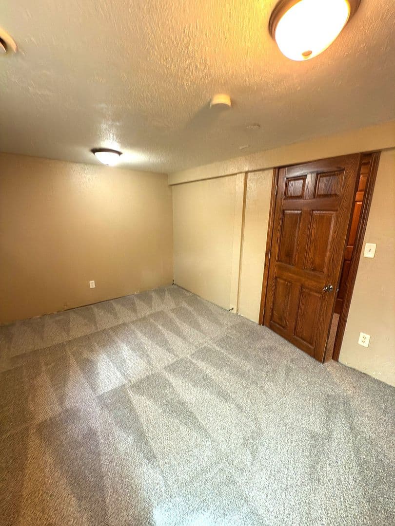 Minneapolis House: 2614 Dupont Avenue North