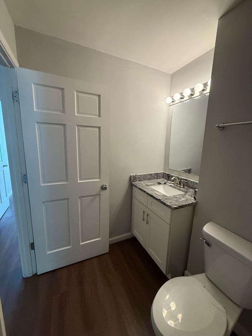 Saint Paul Apartment: 555-565 N Kent St
