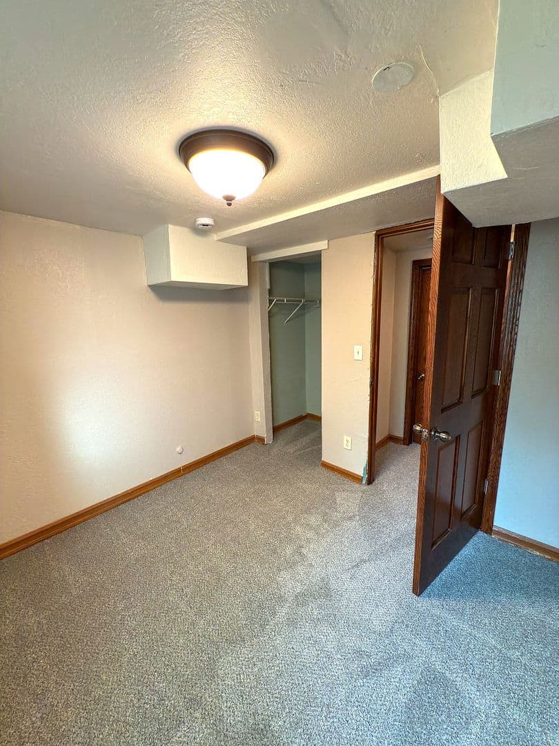 Minneapolis House: 2614 Dupont Avenue North