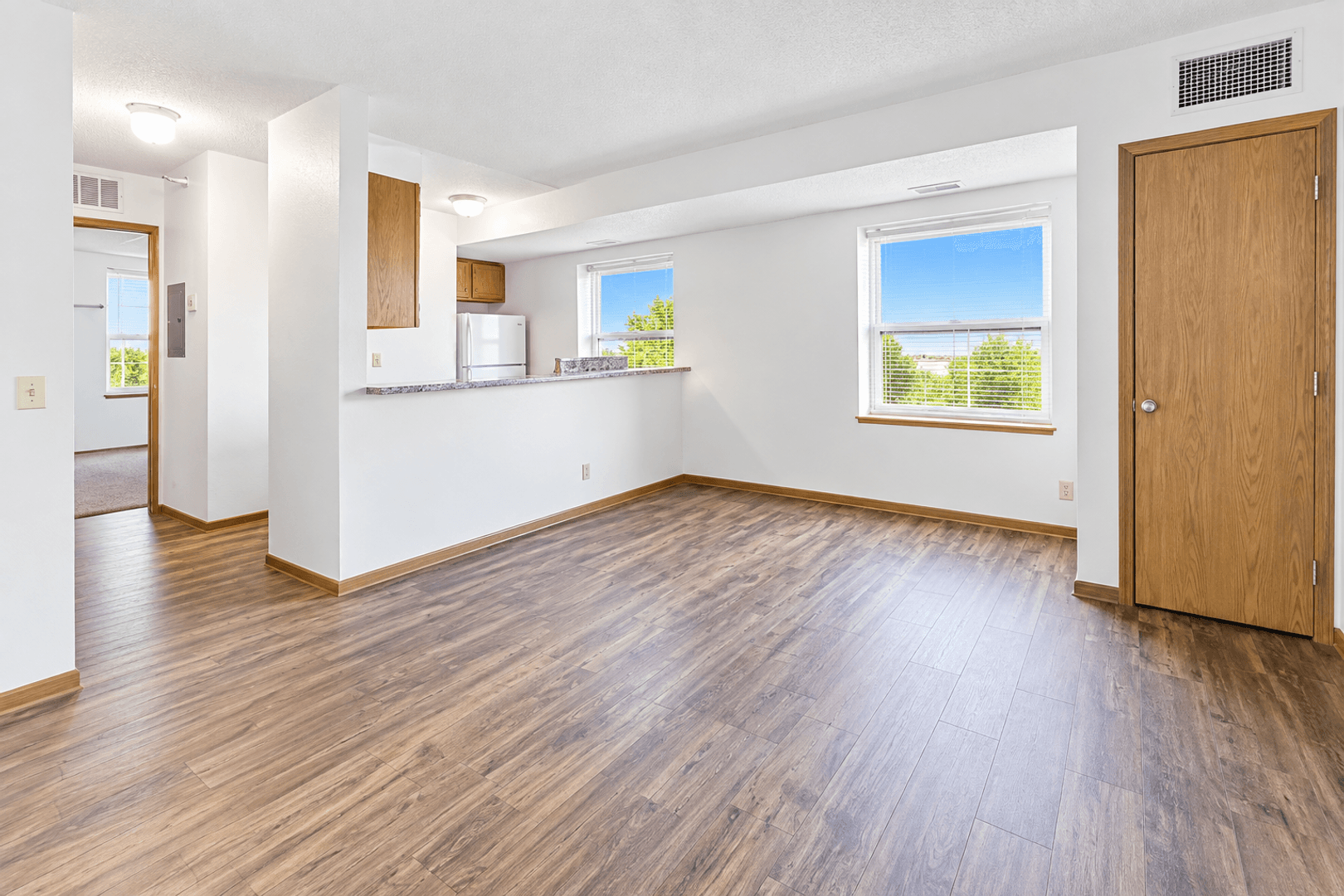 Saint Paul Apartment: 760 Mount Curve Blvd