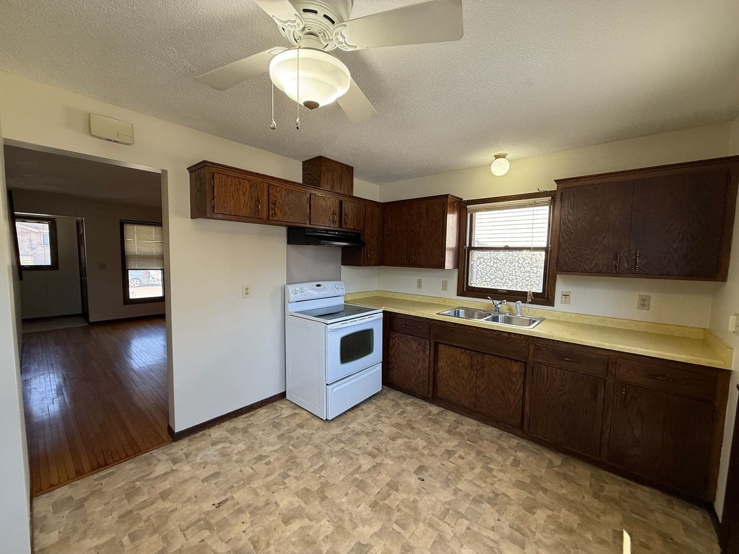 Minneapolis Apartment: 2833 31st Ave S