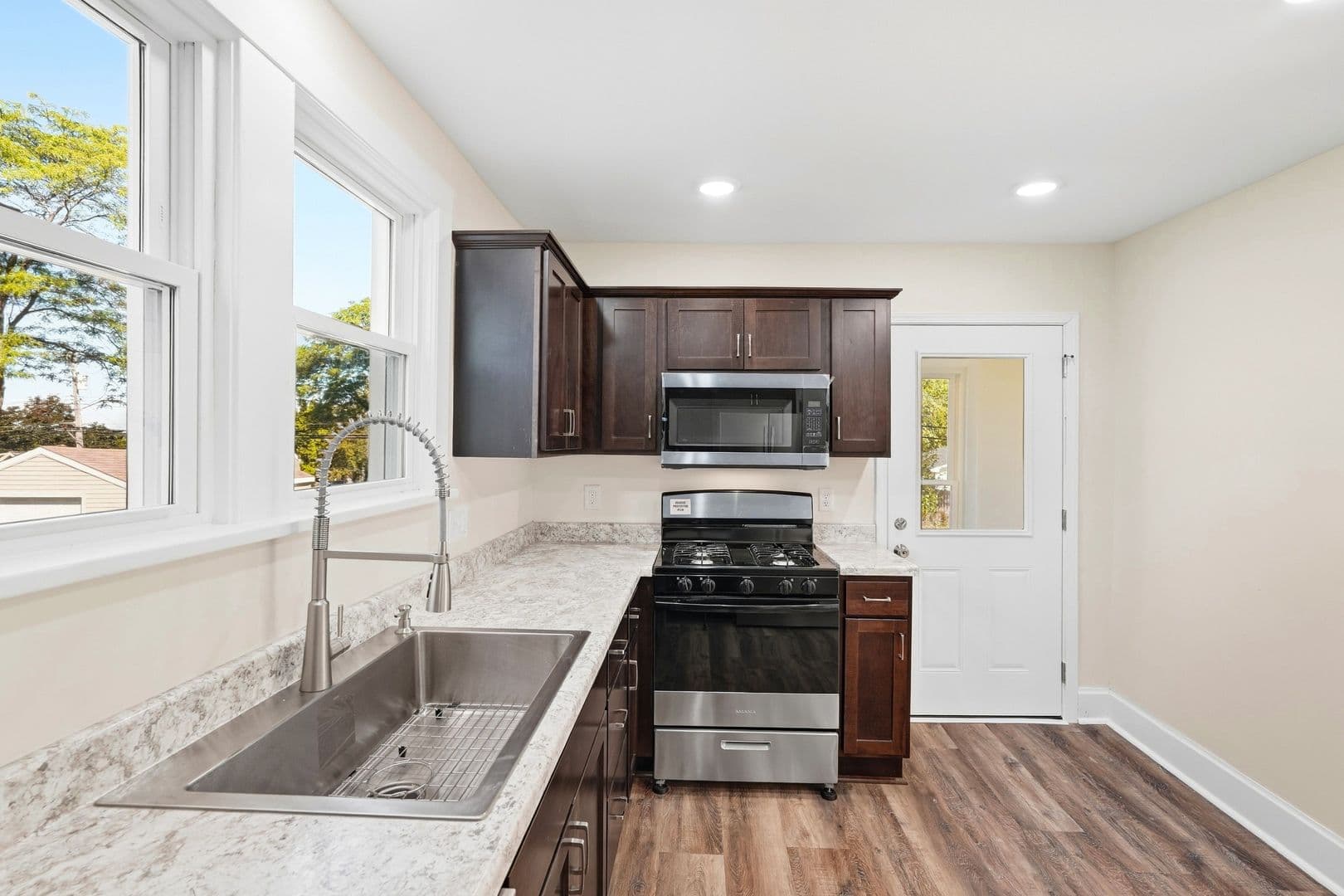 Saint Paul House: 527 Arlington Ave E