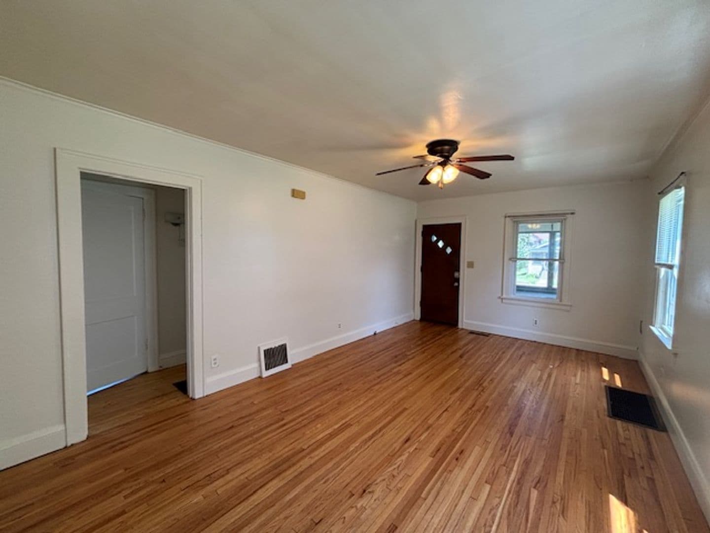 Saint Paul House: 988 Central Ave W