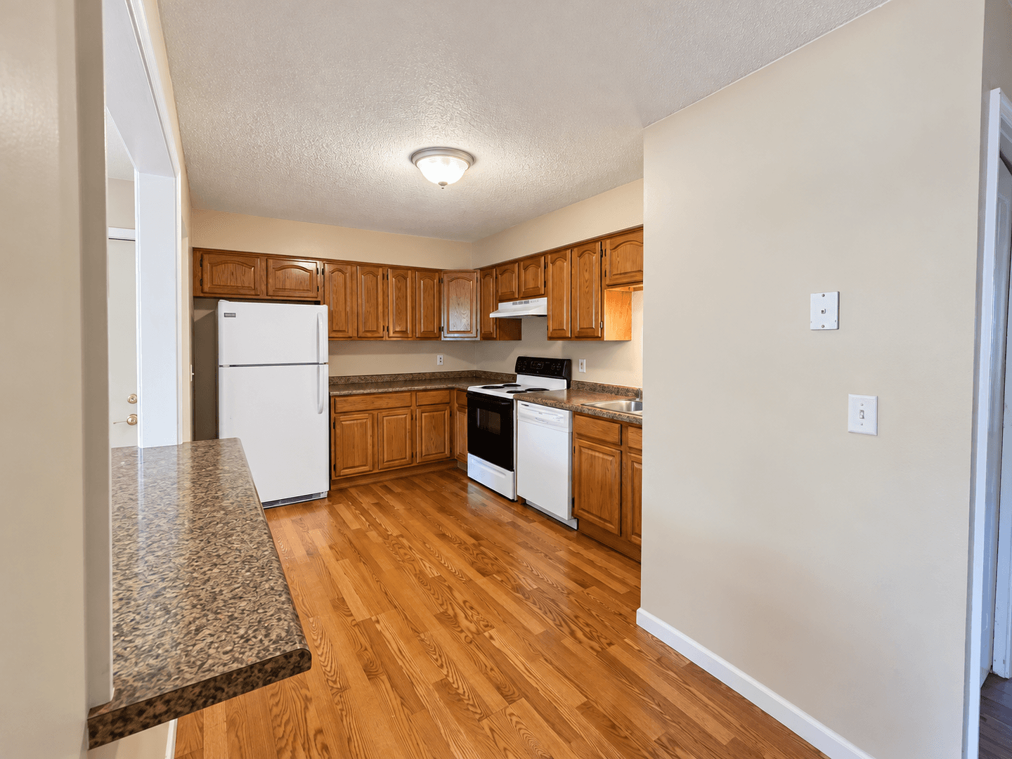 Eagan Apartment: 942 Wescott Trail