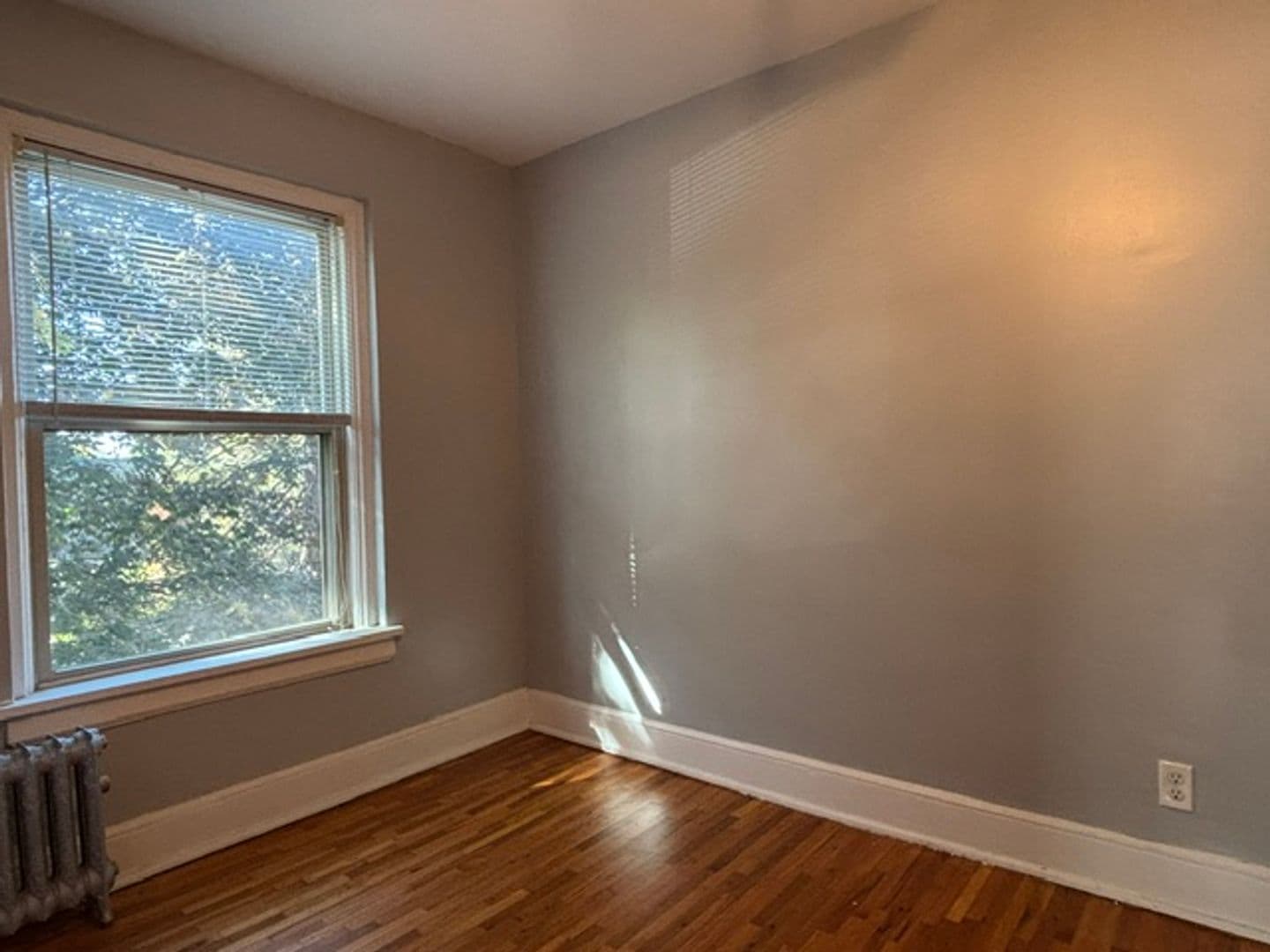 Saint Paul Apartment: 1967 Grand Ave