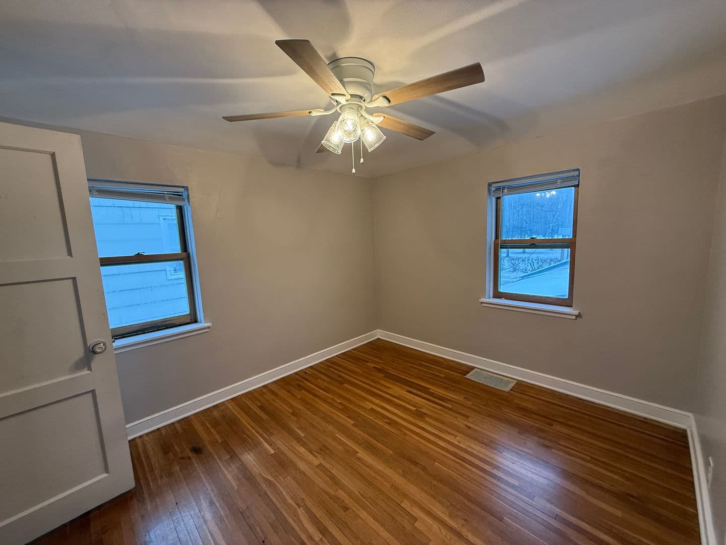 South Saint Paul Apartment: 708 1st Ave S