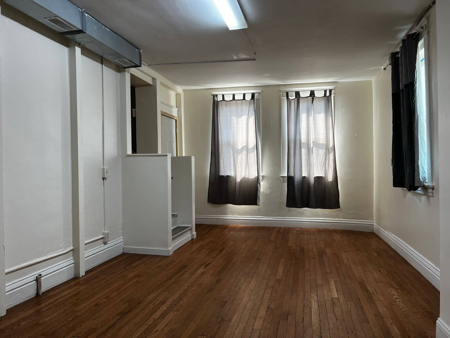 Saint Paul Apartment: 600 Grotto St N