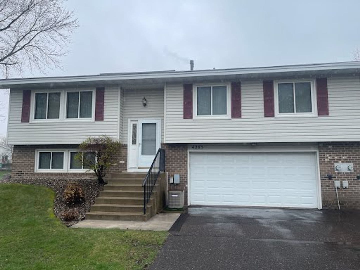 Vadnais Heights House: 4285 Evergreen Dr