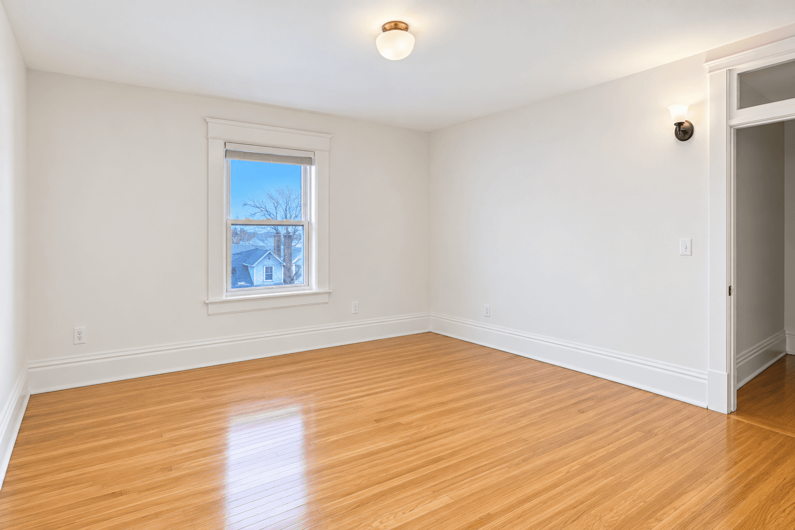 Saint Paul Apartment: 1607-1609 Van Buren Ave
