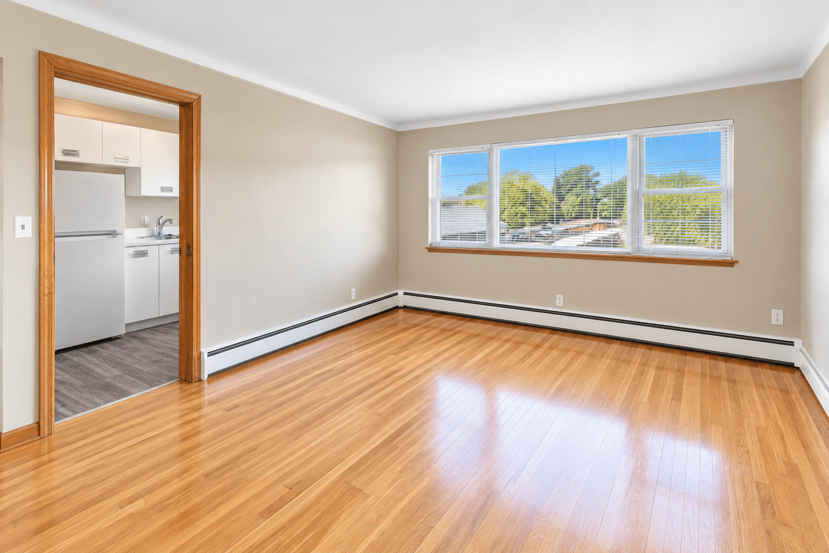 Saint Paul Apartment: 1573 Hartford Ave
