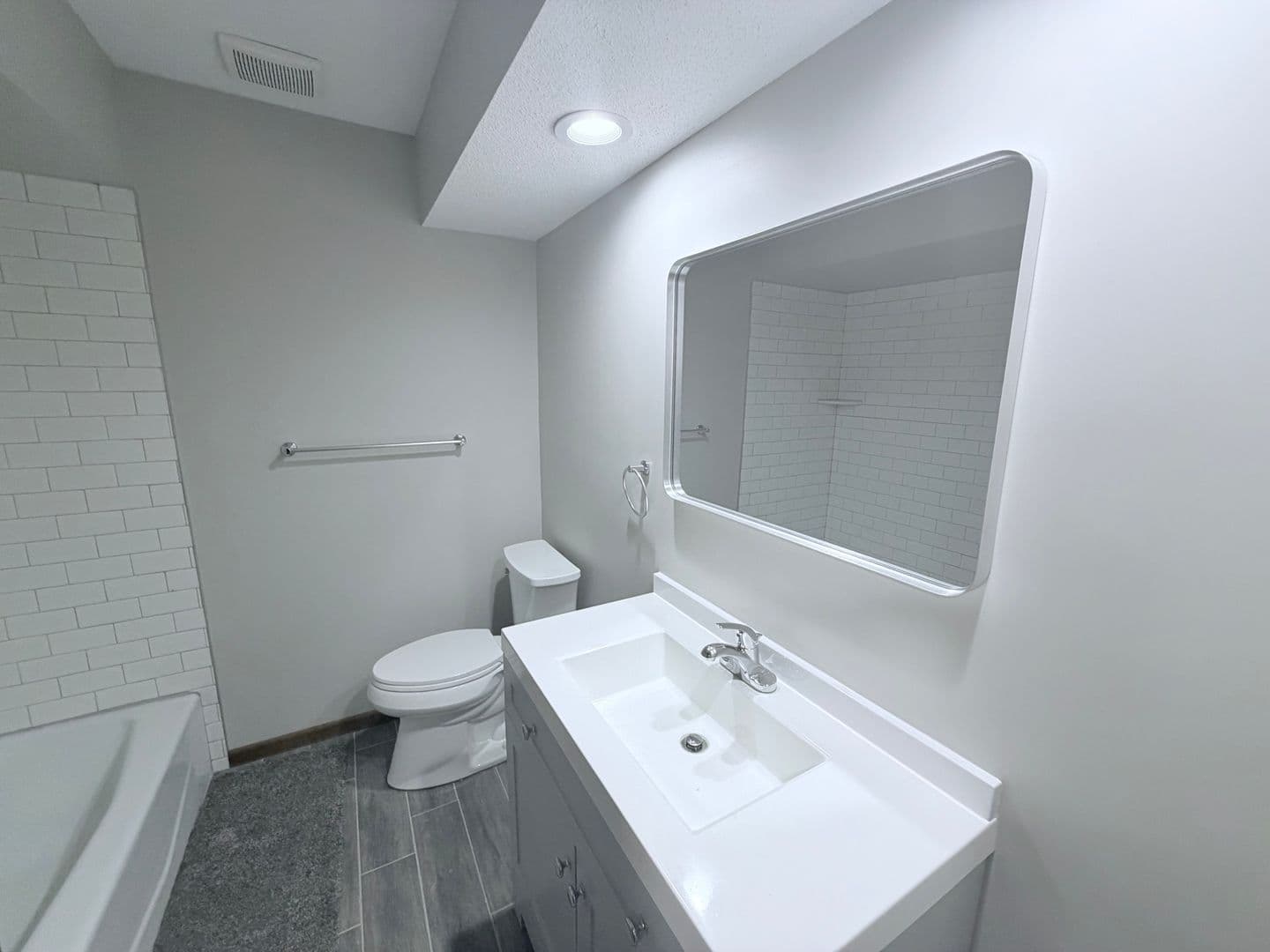 Circle Pines Apartment: 8820-8822 Griggs Ave