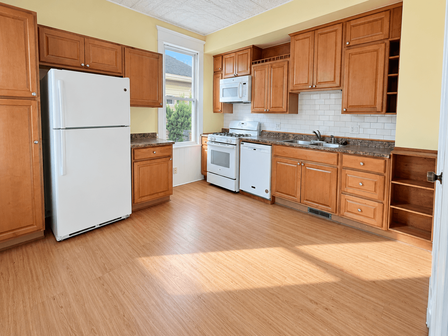 Saint Paul House: 190 Annapolis St E