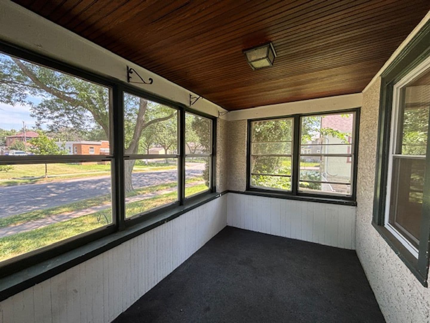 Saint Paul House: 988 Central Ave W