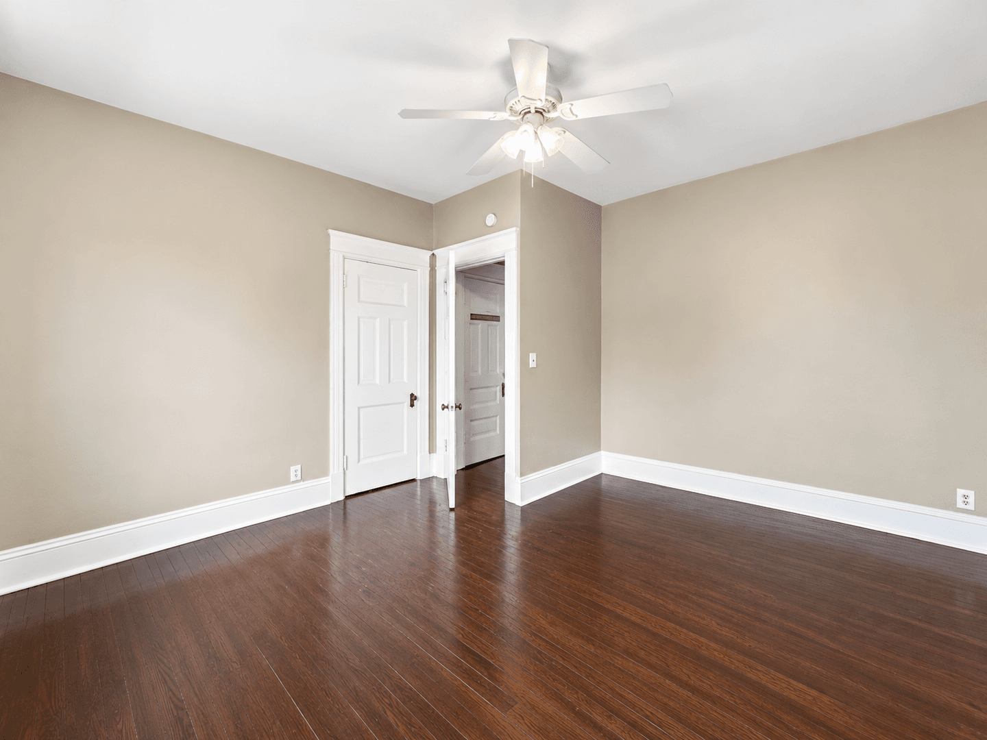 Saint Paul Apartment: 1863 Marshall Ave