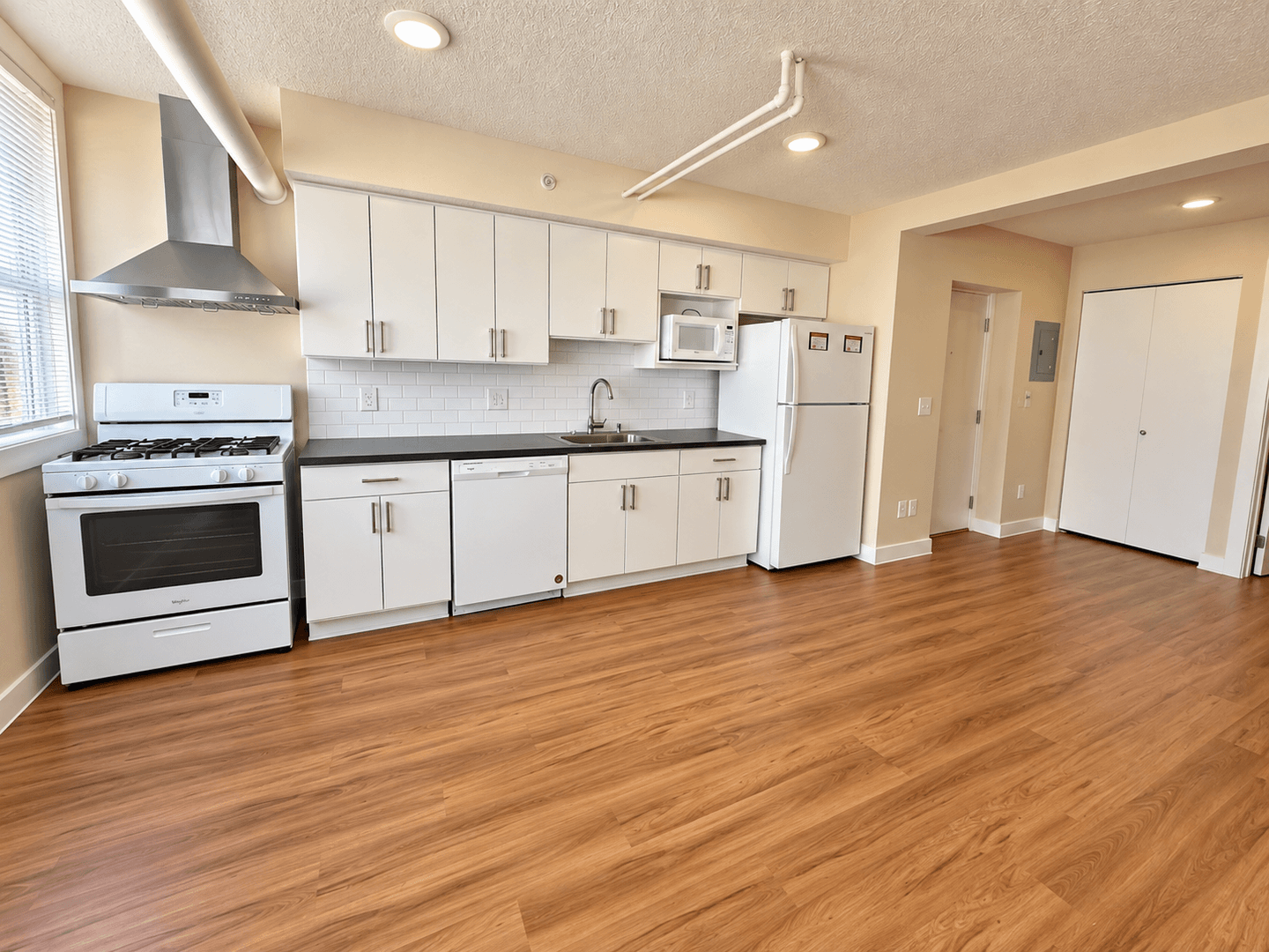 Saint Paul Apartment: 451 Fairview Ave N