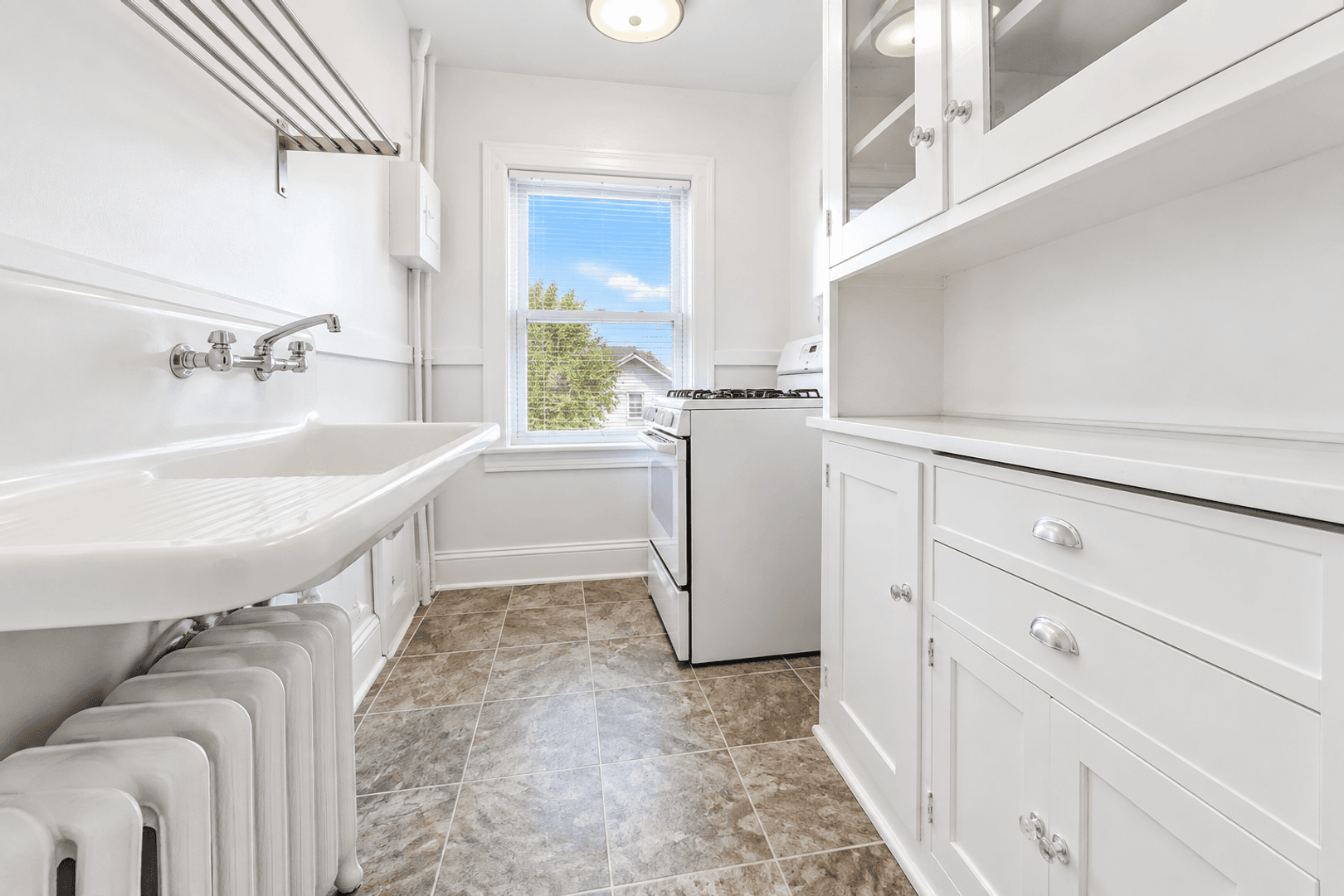 Saint Paul Apartment: 1168 Grand Ave