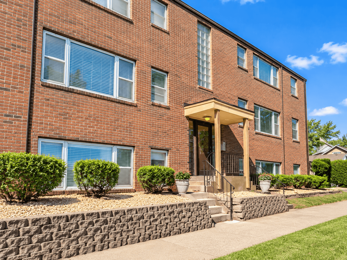 Saint Paul Apartment: 1573 Hartford Ave