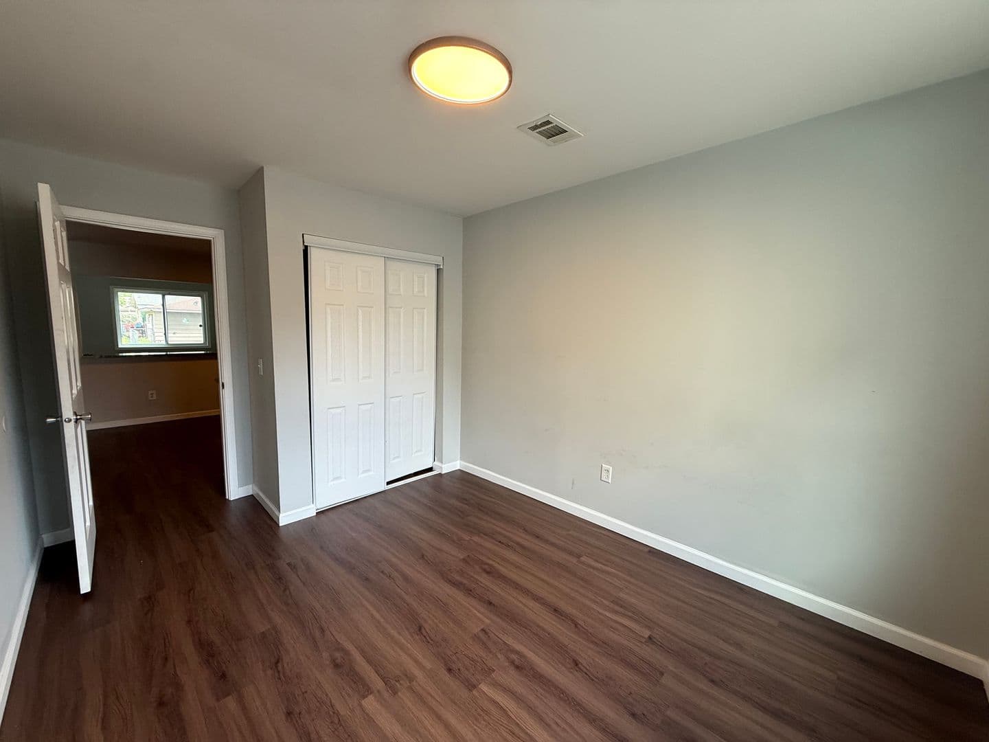 Saint Paul Apartment: 555-565 N Kent St