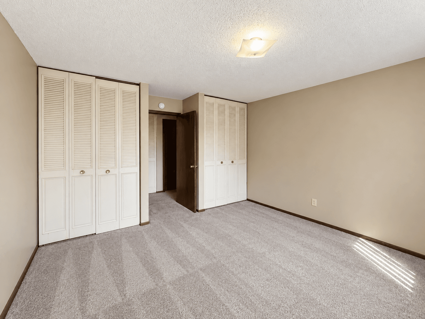 Saint Paul Apartment: 41 Arlington Ave West