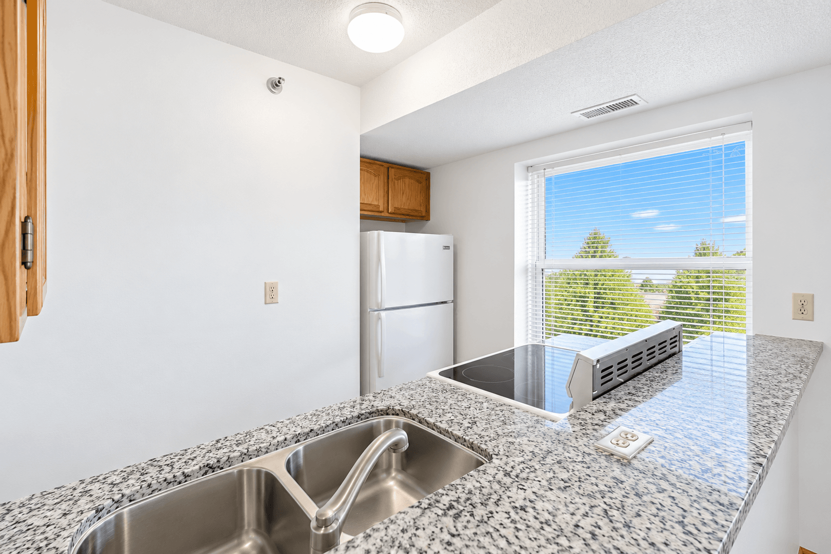 Saint Paul Apartment: 760 Mount Curve Blvd