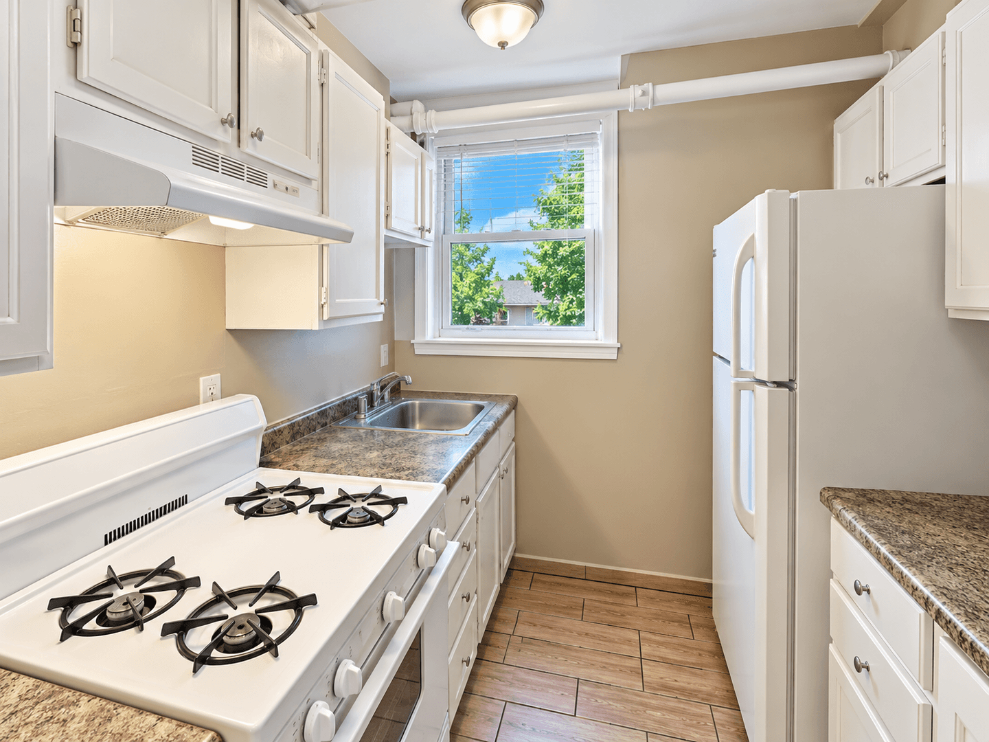 Saint Paul Apartment: 1530 Concordia Ave