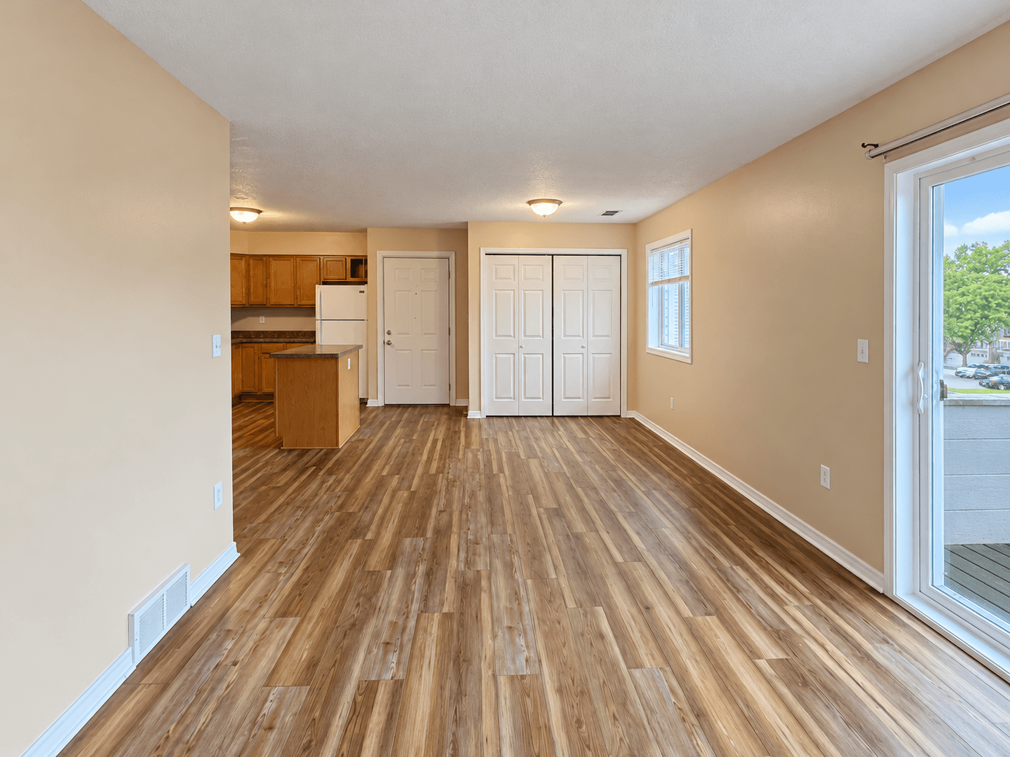 Eagan Apartment: 896 Wescott Square