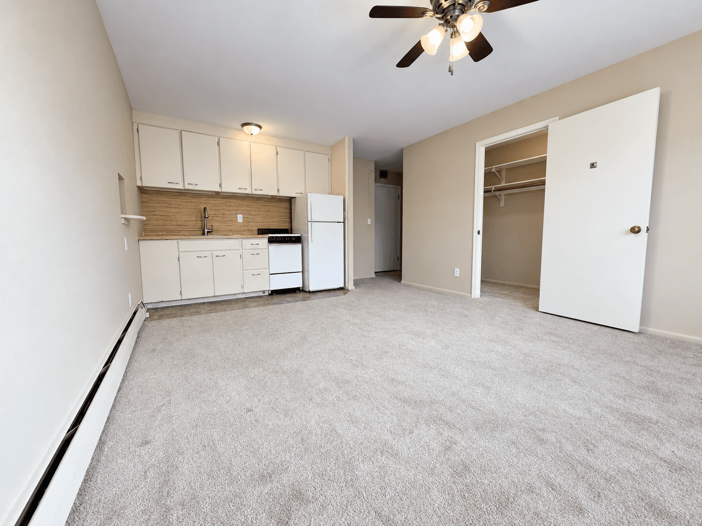 Saint Paul Apartment: 1936 Ford Parkway