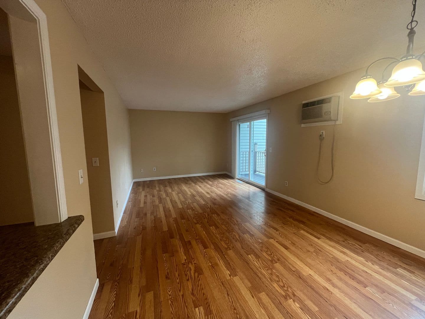 Eagan Apartment: 942 Wescott Trail