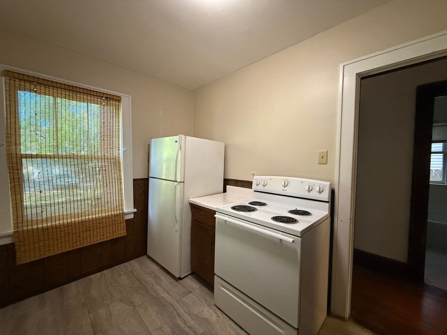 Saint Paul Apartment: 2033 Grand Ave