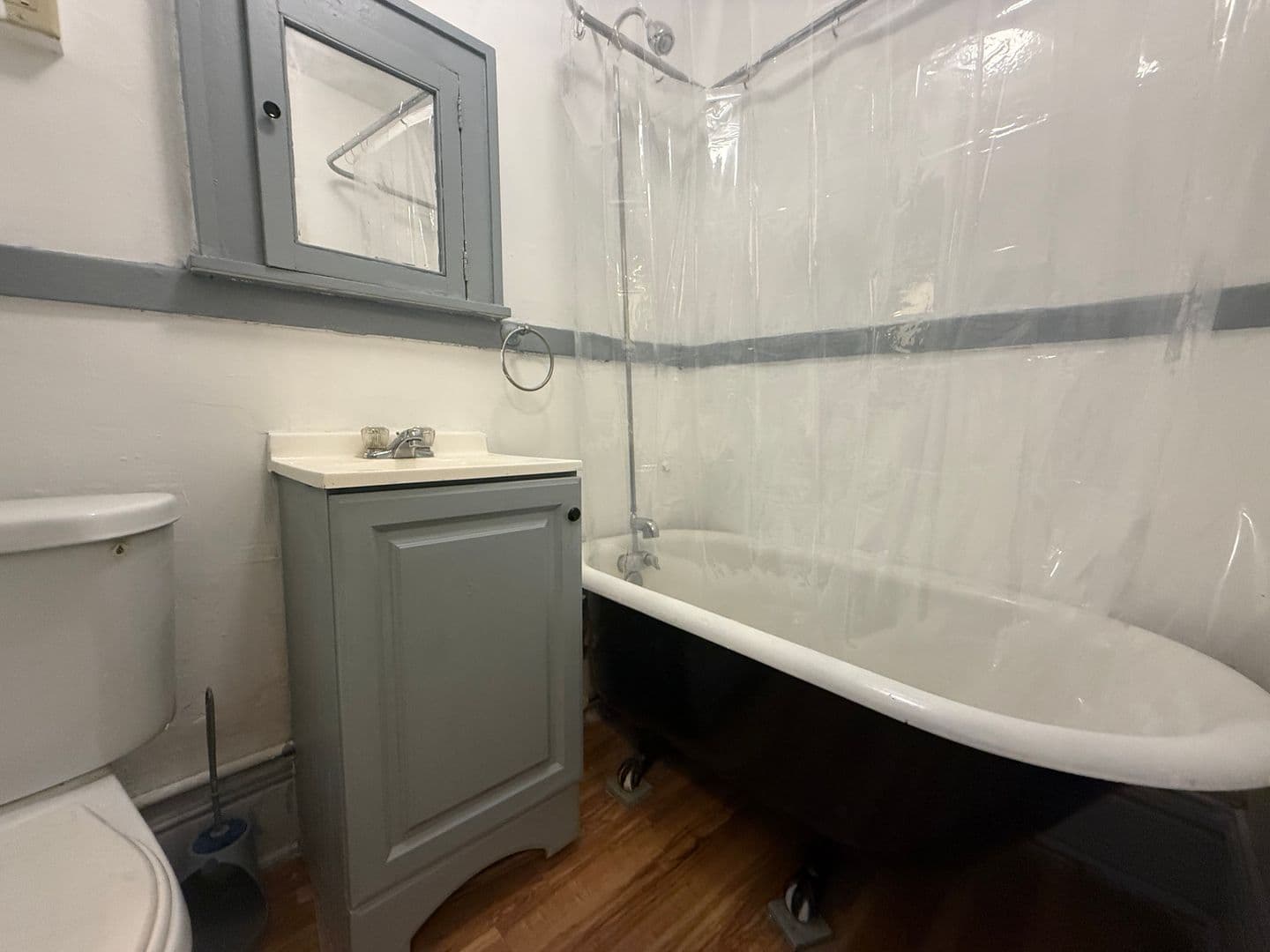 Minneapolis Apartment: 1302 Linden Ave