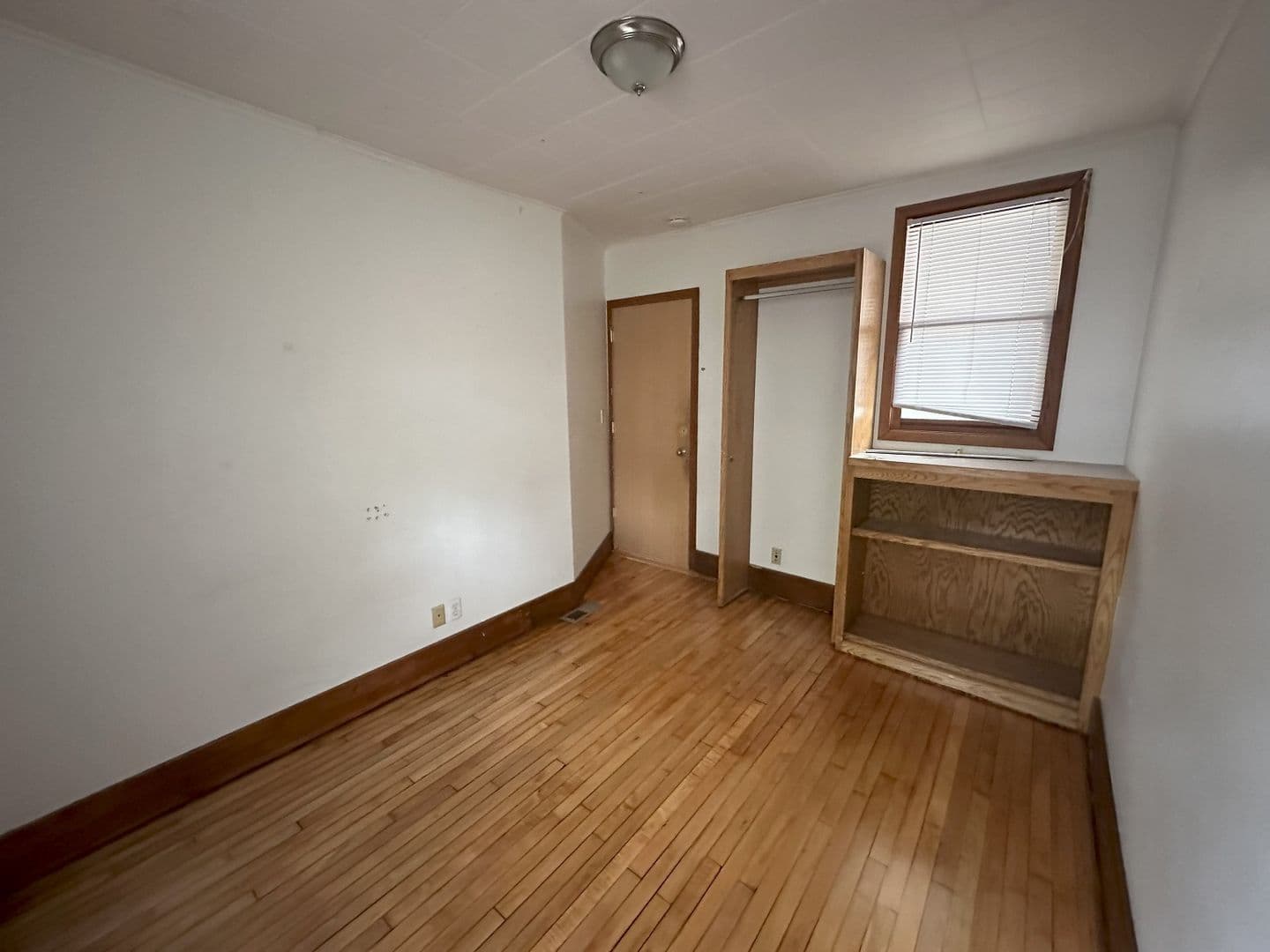 Minneapolis Apartment: 1081 13th Ave SE