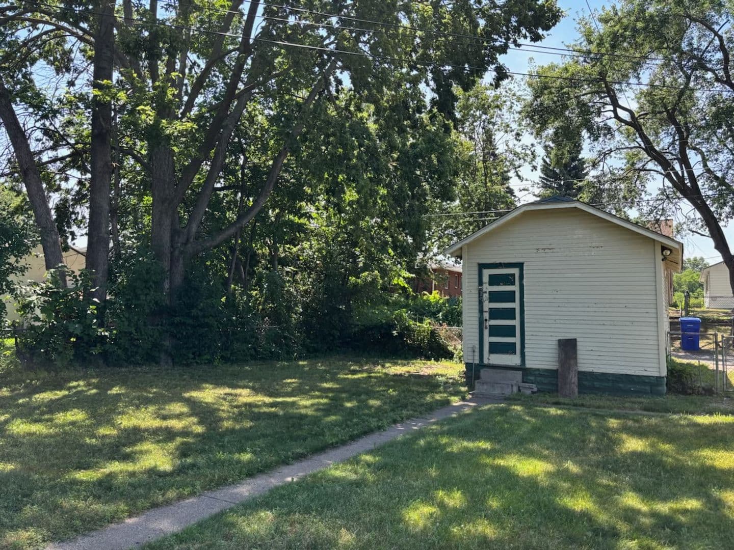 Saint Paul House: 988 Central Ave W