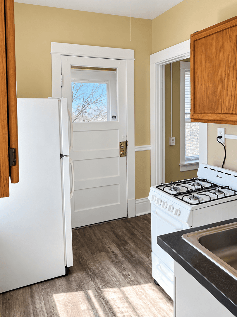 Saint Paul Apartment: 467 Herschel St.