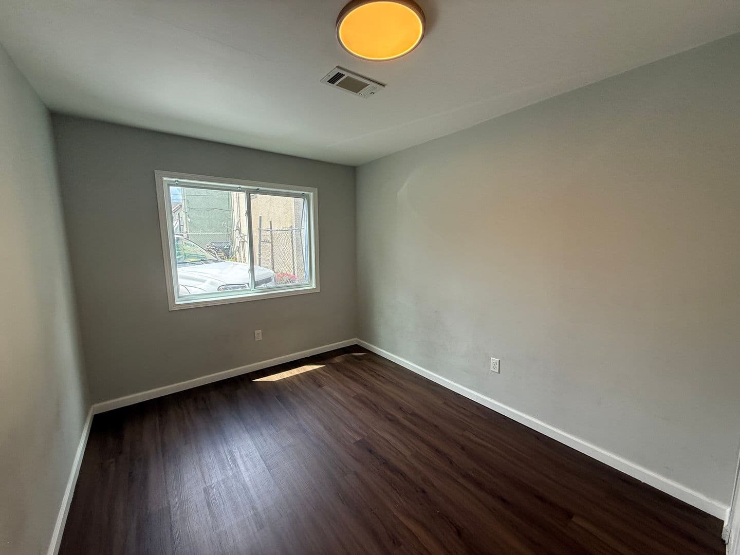 Saint Paul Apartment: 555-565 N Kent St