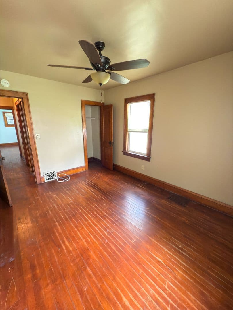 Minneapolis House: 2614 Dupont Avenue North