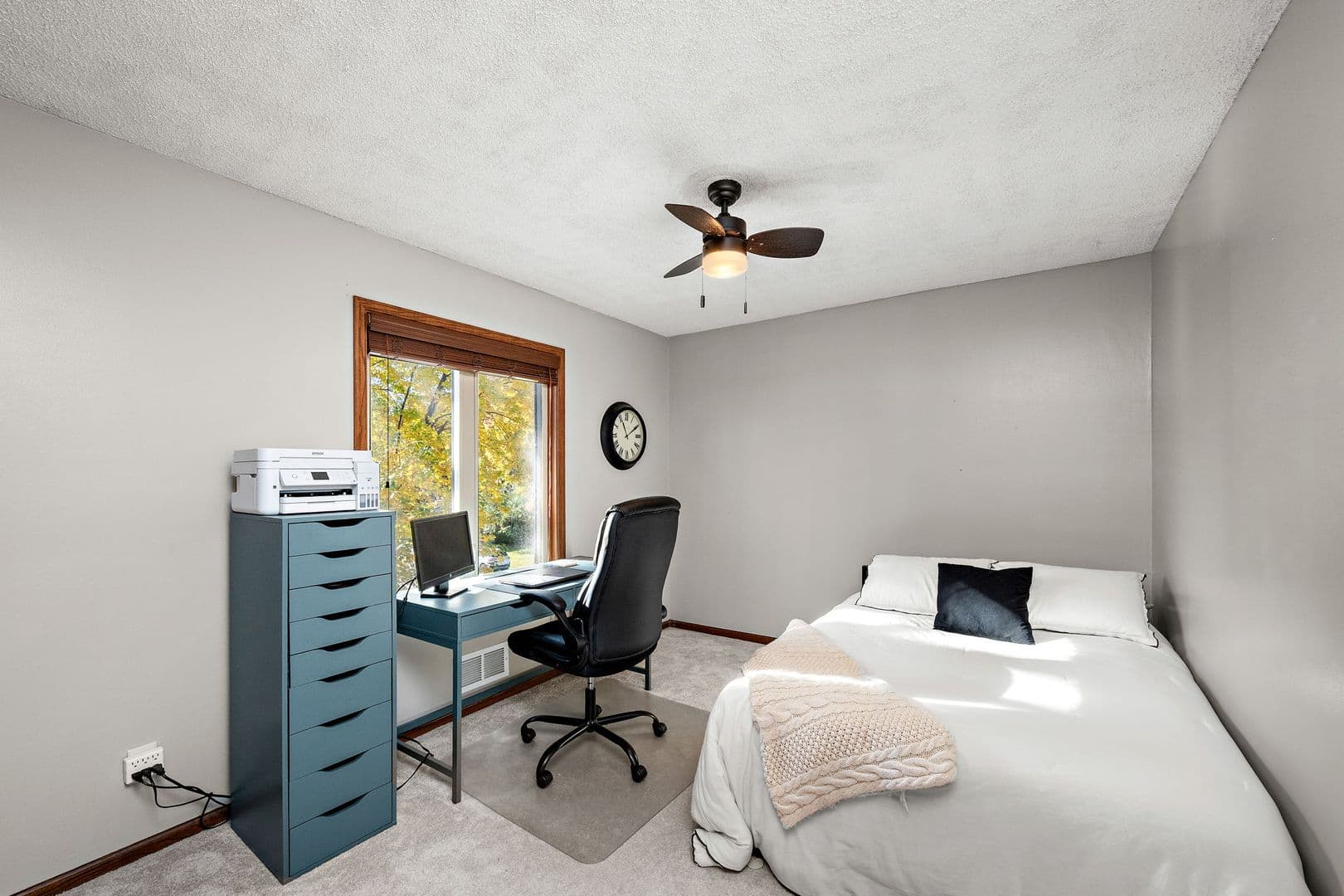 Lakeville House: 16425 Kingswood Ct