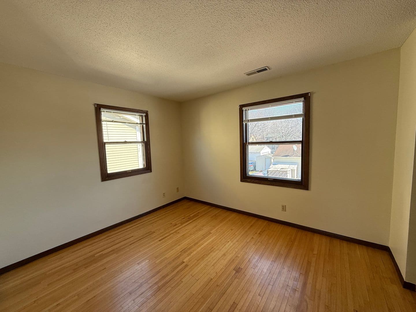 Minneapolis Apartment: 2833 31st Ave S