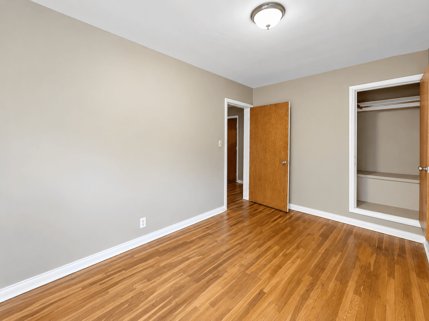 Saint Paul Apartment: 468 Herschel St.