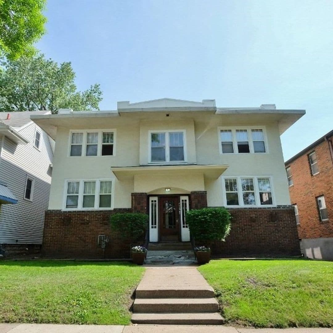 Saint Paul Apartment: 1756 Grand Ave