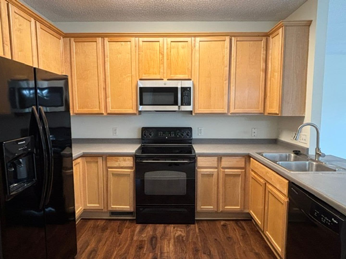 Lakeville House: 18340 Kerrville Trail