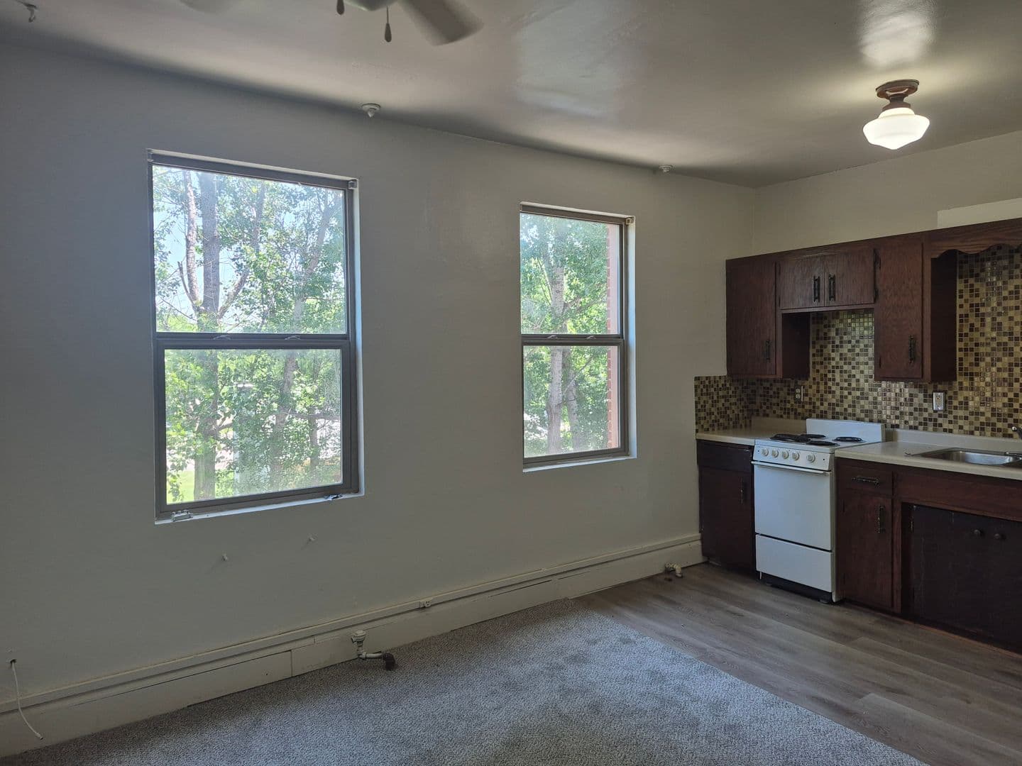 Owatonna Apartment: 431 State Ave