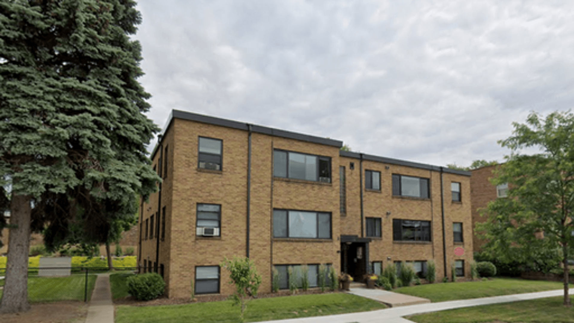 Saint Paul Apartment: 622-632 Snelling Ave South
