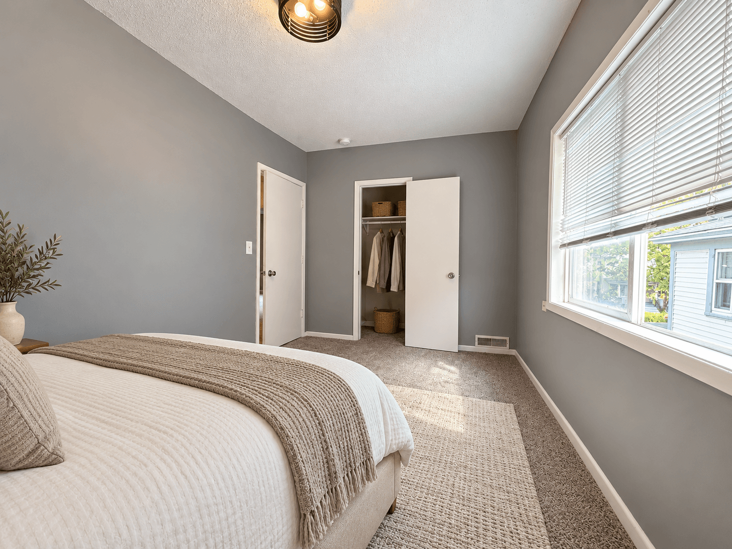 Minneapolis Apartment: 2742 18th Ave S