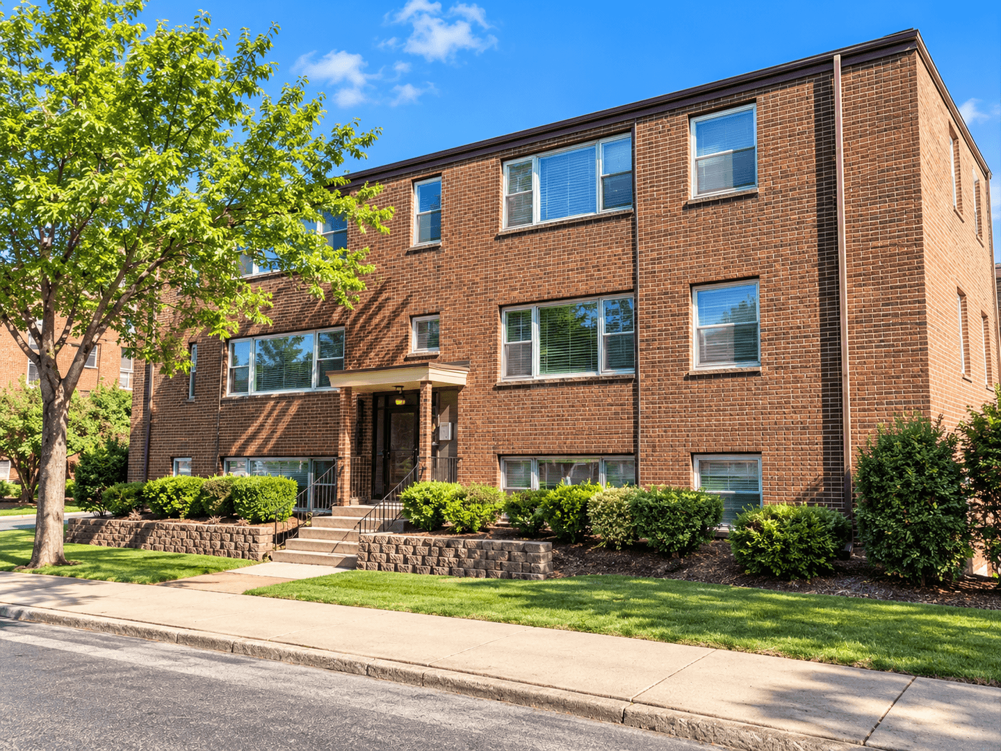 Saint Paul Apartment: 1573 Hartford Ave