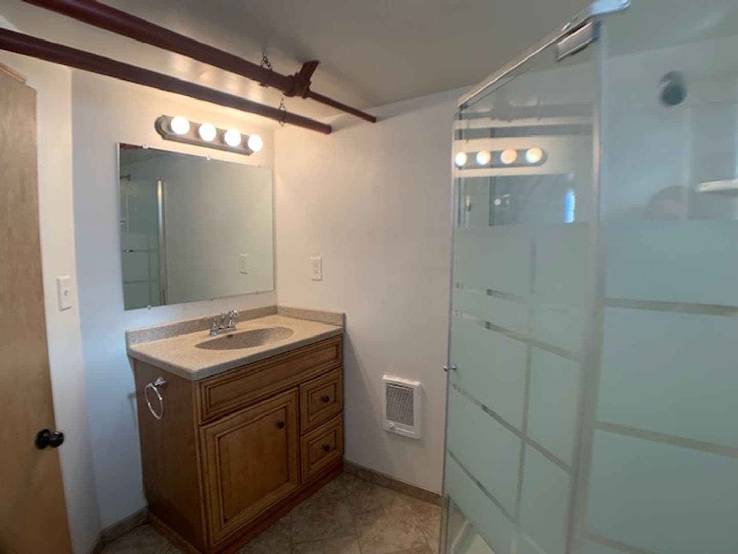 Saint Paul Apartment: 1607-1609 Van Buren Ave