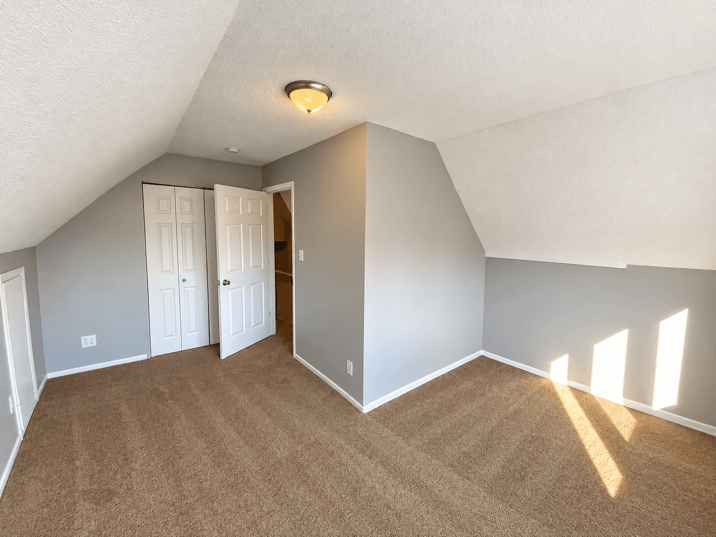 Saint Paul Apartment: 783 6th St East
