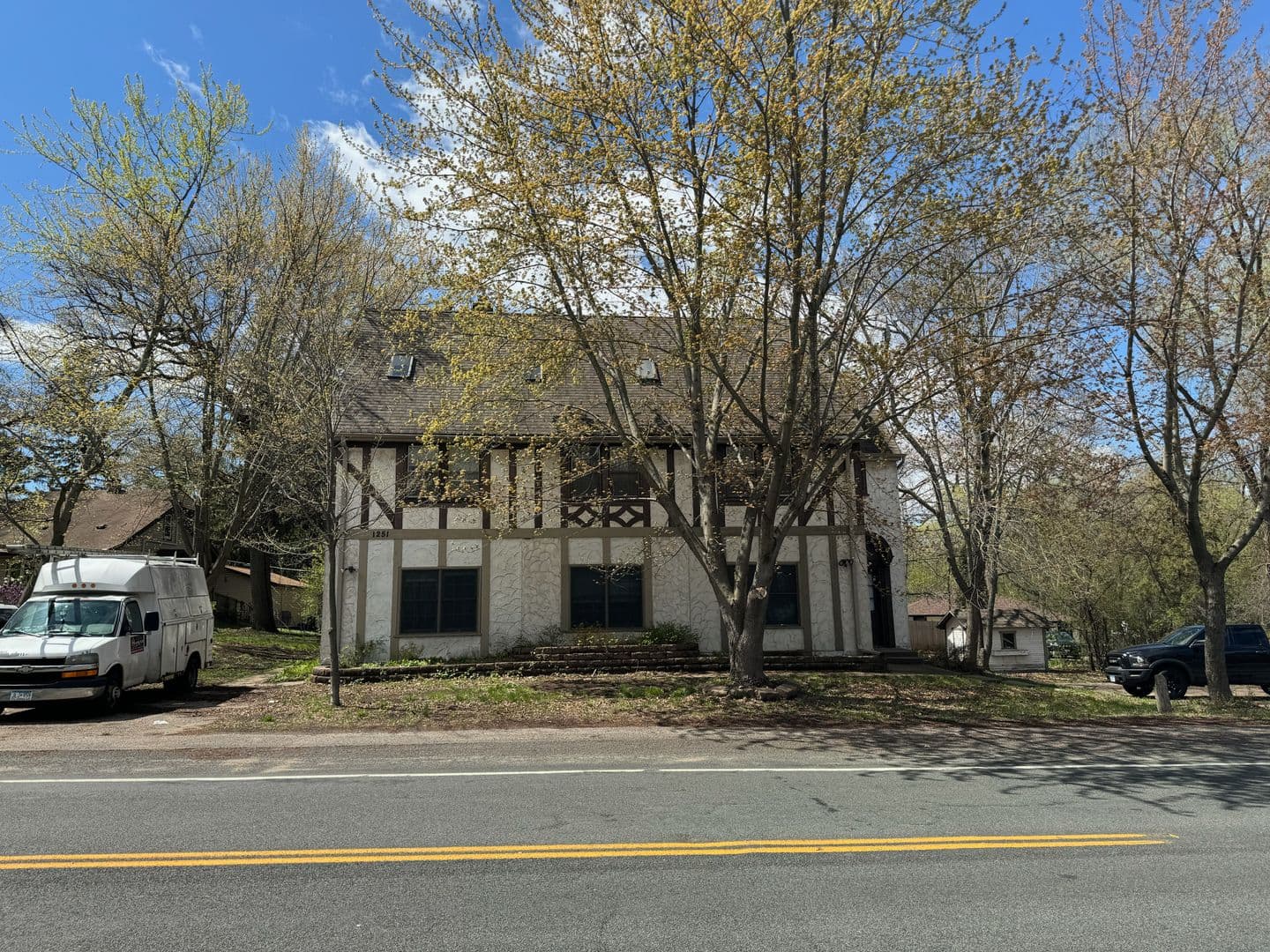 Mahtomedi Apartment: 1251 Mahtomedi Ave