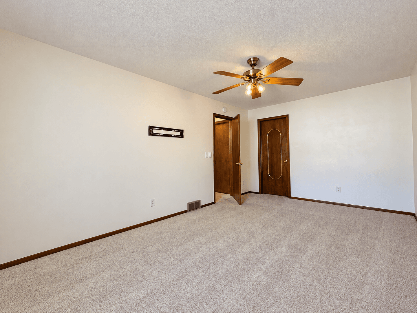 Vadnais Heights House: 4285 Evergreen Dr