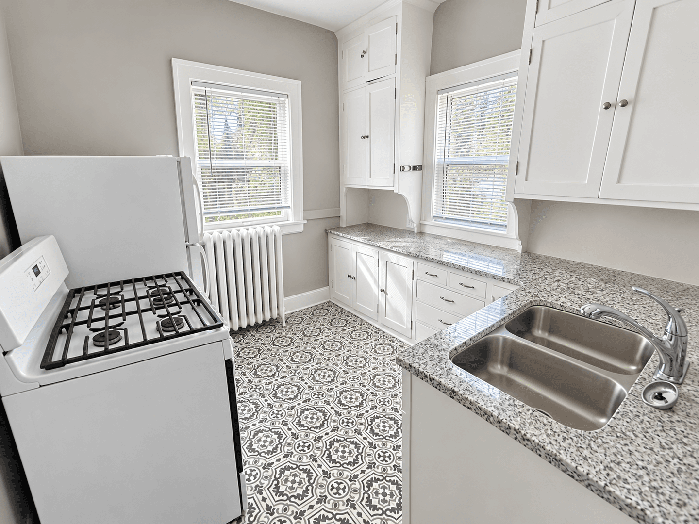 Saint Paul Apartment: 1022 Osceola Ave