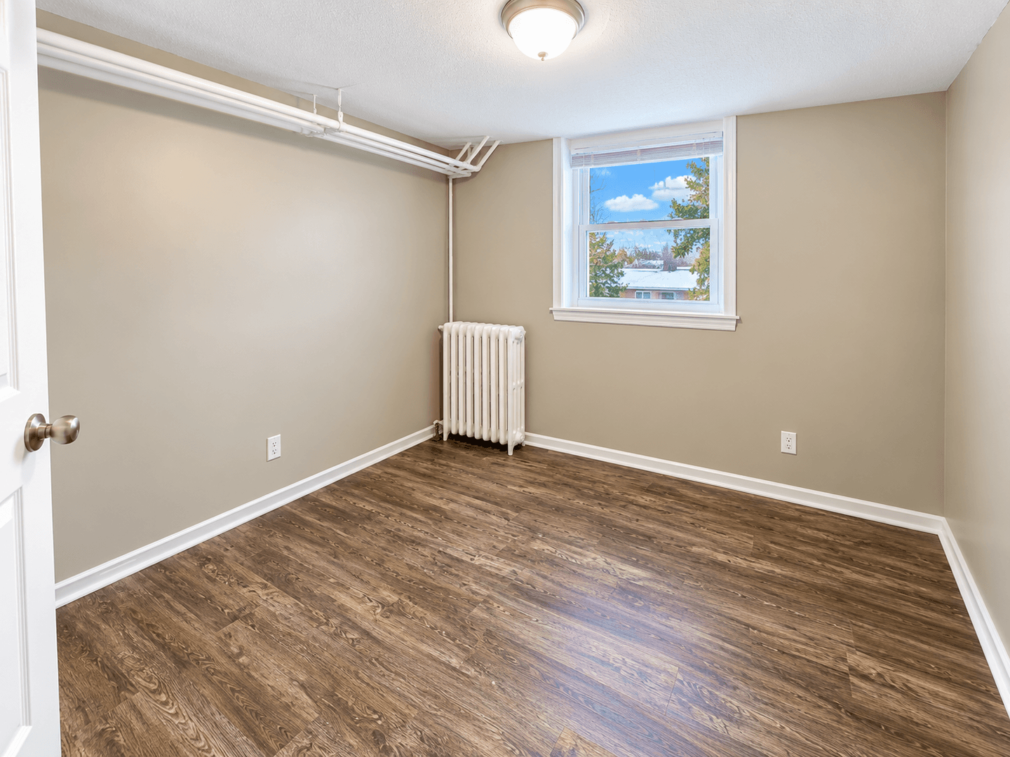 Saint Paul Apartment: 1530 Concordia Ave